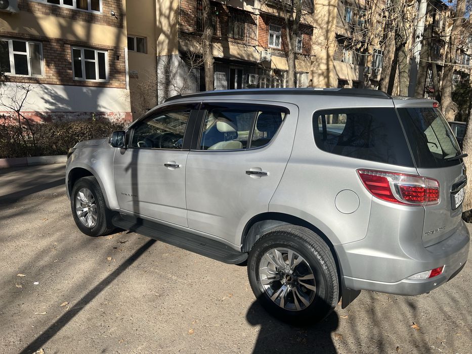 Продаётся Трейлблейзер 2020 года выпуска. Состояние хорошее.