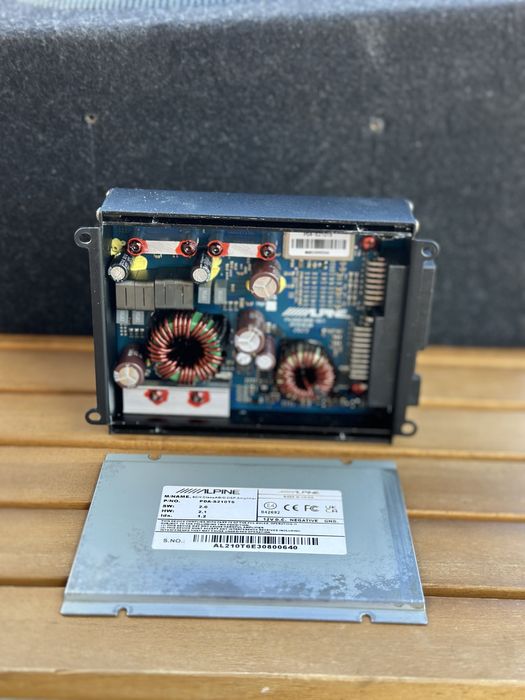 Subwoofer Amplificator Alpine EXA-21MT010 Adventure Series Amp Alpine PDA-S210T6 Stare foarte buna Volkswagen T5 T6