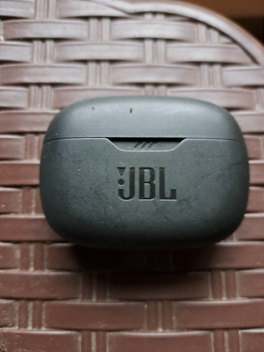 Само калъфче Марка	JBL Модел Wave Beam
МОДЕЛ:	
WAVE BEAM
ТИП:	
TRUE WI