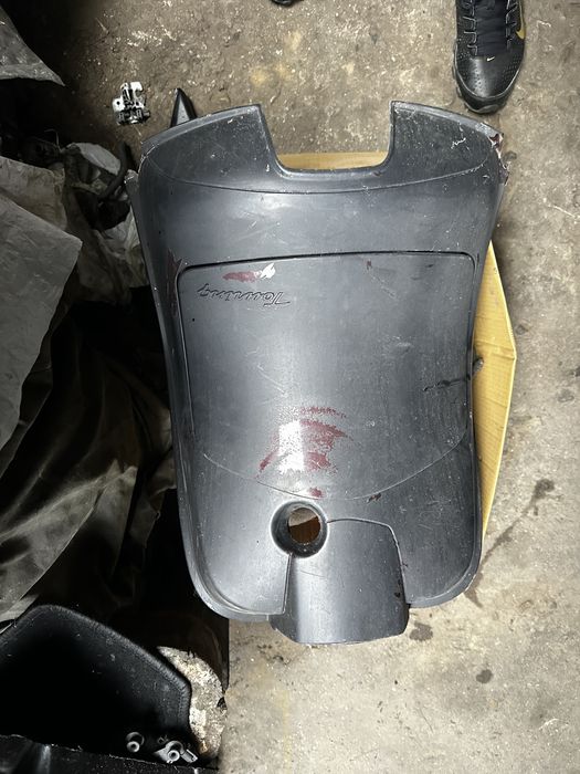 Vespa 50 2012 година -на части