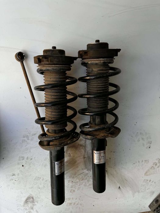 Set suspensie Vw passat b6 combi aproape noua Telescoape arcuri