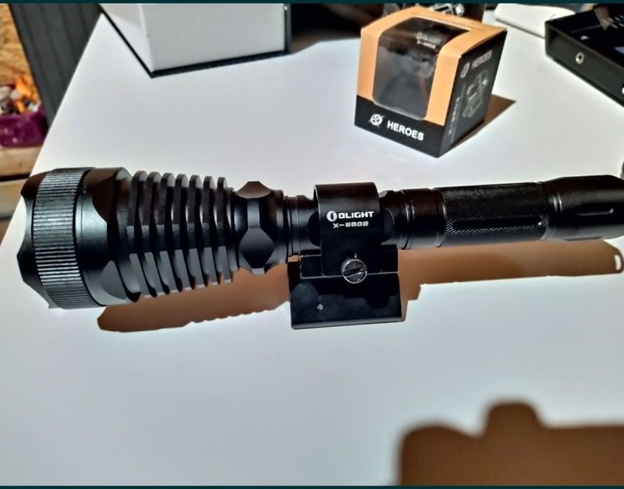 Suport magnetic OLIGHT pentru prindere lanterna, camping, vanatoare