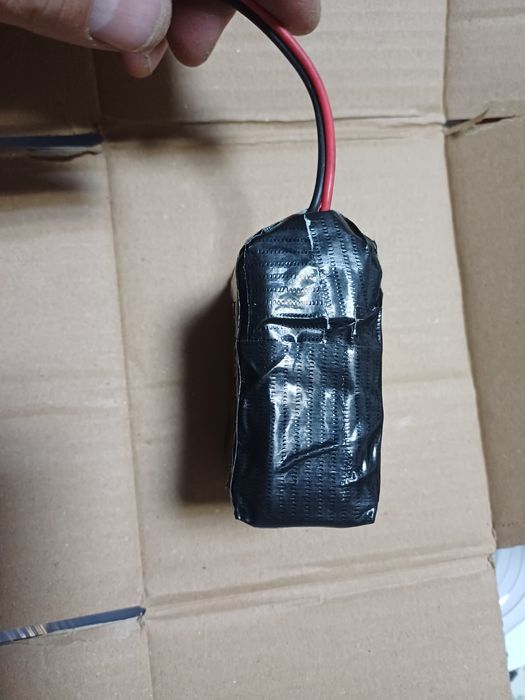 Baterie 16,8v  6A cu BMS. Este in stare buna
Capacitatea este reala

#