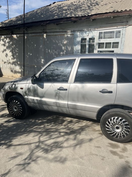 Shevralet niva 4+4