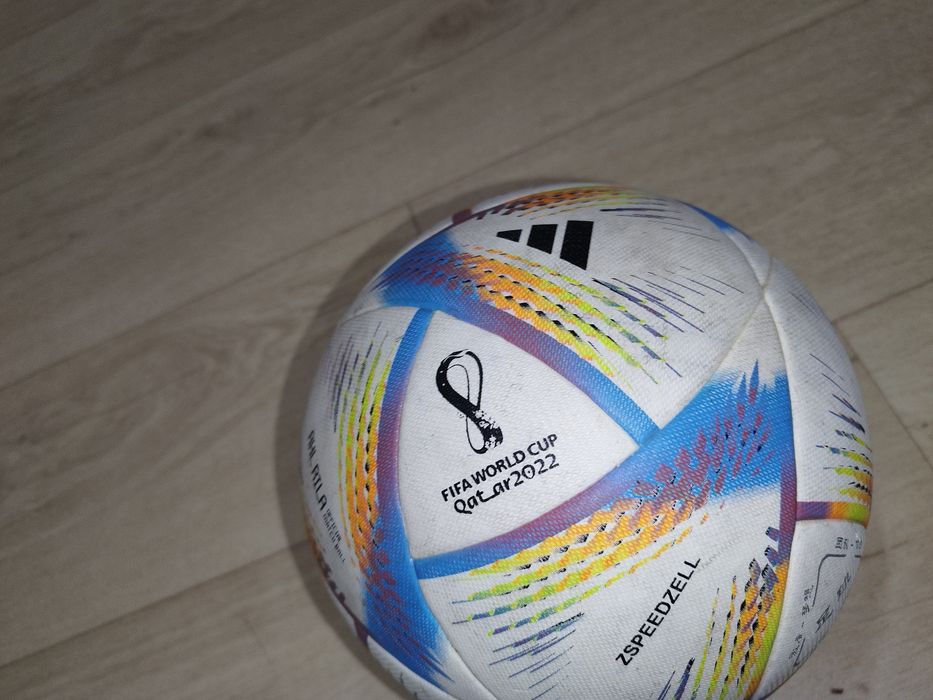 Продаю футбольный мяч