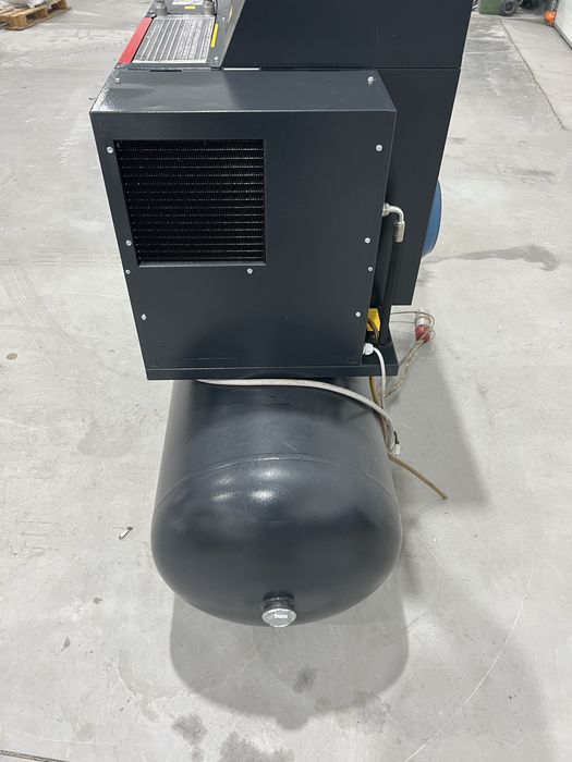 Compresor aer cu surub si uscator ChicagoPneumatic Rezervor 500 L