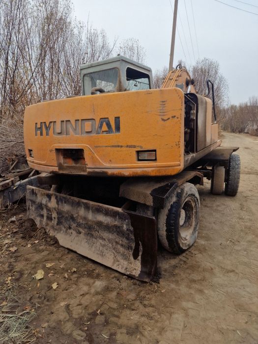 Hunday ekskvator sotiladi