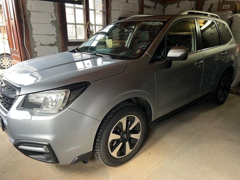 Vând subaru forester