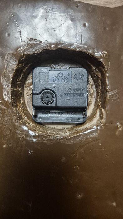 Ceas de perete mare, design elegant Mecanism functional (necesită ace