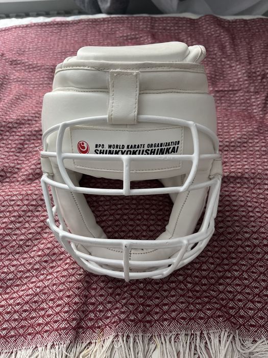 Шлема с забралом для каратэ