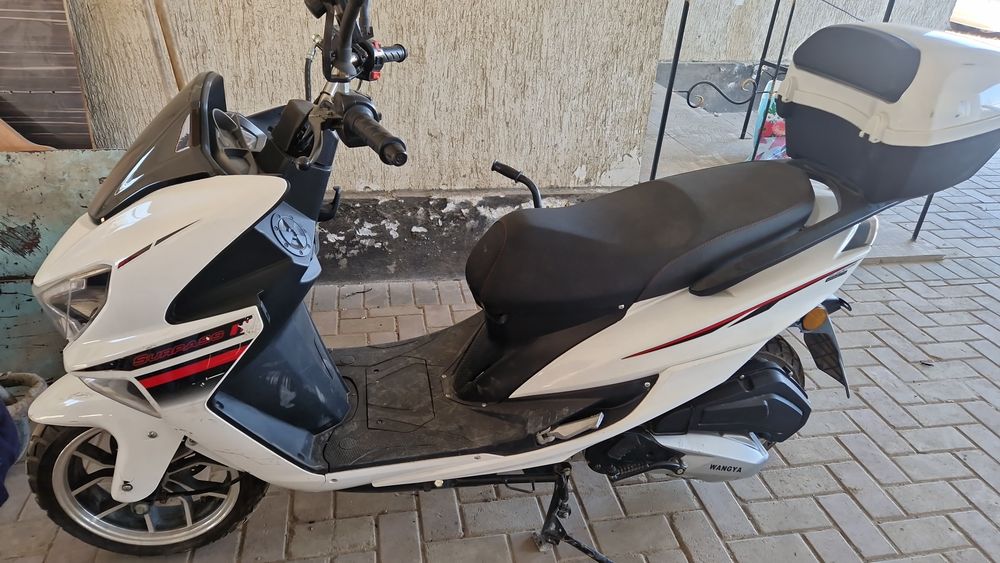Продам скутер Макси