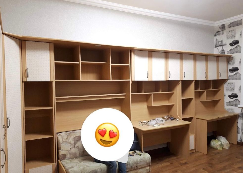 Продаётся подростковый гарнитур.