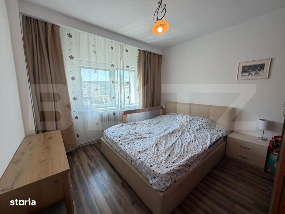 Apartament 4 camere deco, 2 bai, 82 mp, lift nou, parcare primarie zon