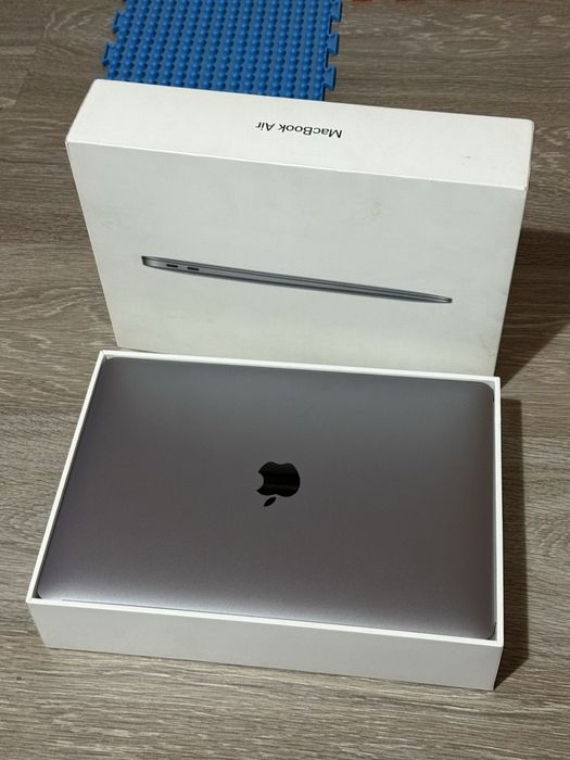 MacBook Air M1  8гб 256гб