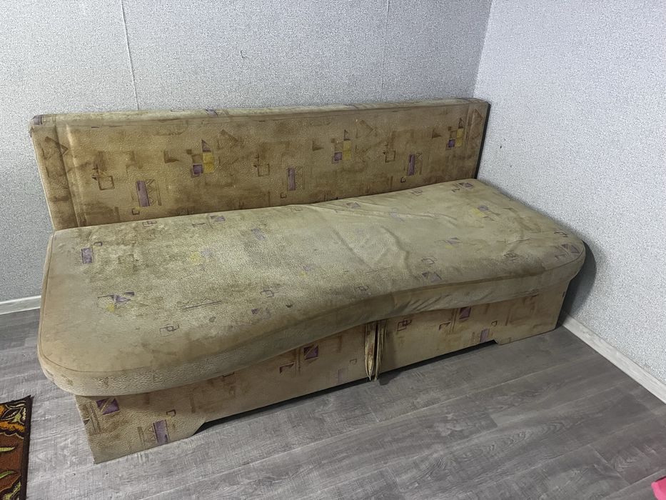 Продам тахту в нормальном состоянии