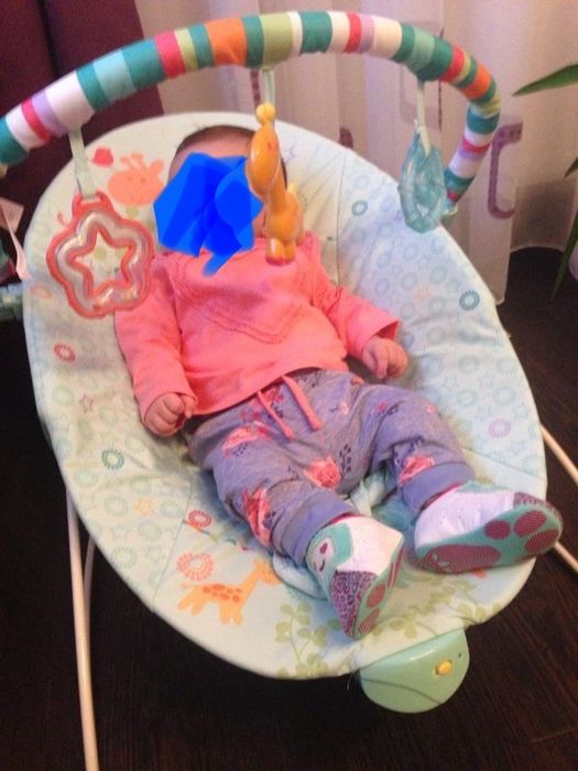 Vand balansoar cu vibratii pentru bebelusi