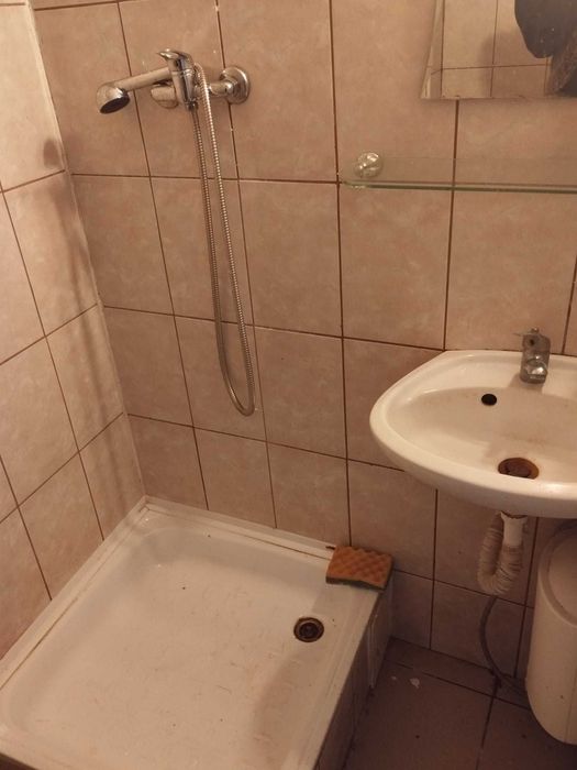 Închiriez spațiu de locuit , SU = 18 Mp, Strada George Enescu