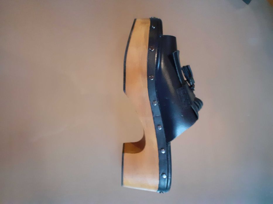 saboti noi cu talpa din lemn