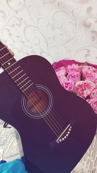 Гитара Levinson.