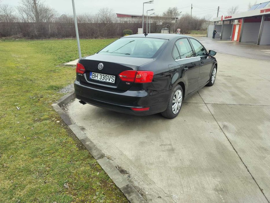 VOLKSWAGEN Jetta 2012 — imagine 3