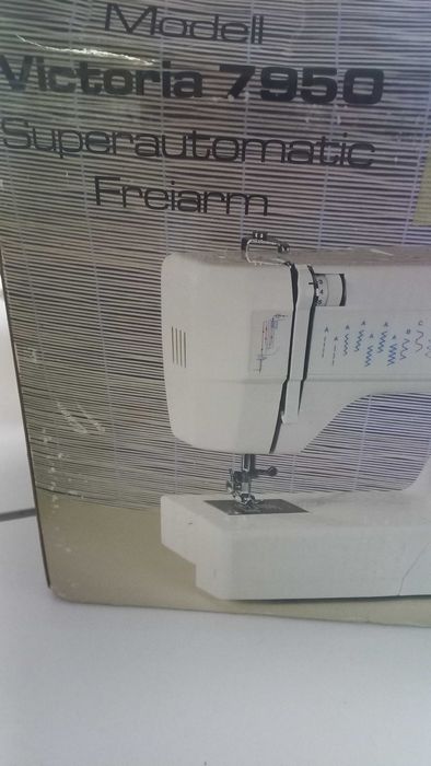 Masina de cusut VICTORIA model 7950 Superautomatic