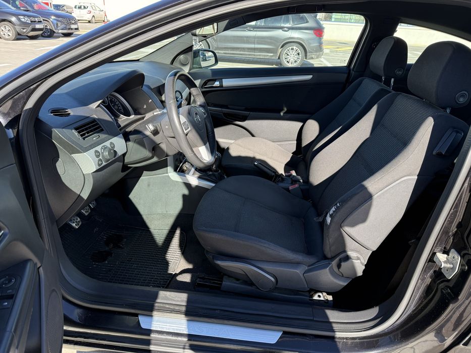 Opel Astra H GTC