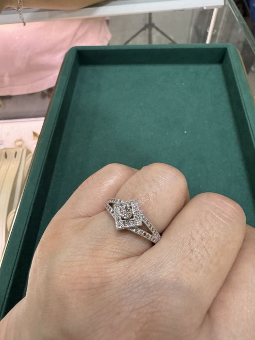 Бриллиантовое кольцо премиум качество,safir gold,размер 17,5,около 3гр