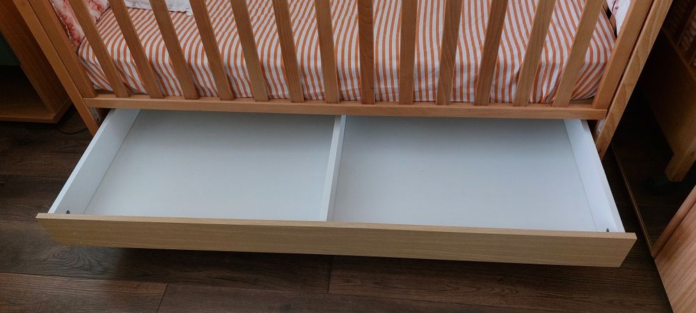 Детска кошара/легло от масивно дърво