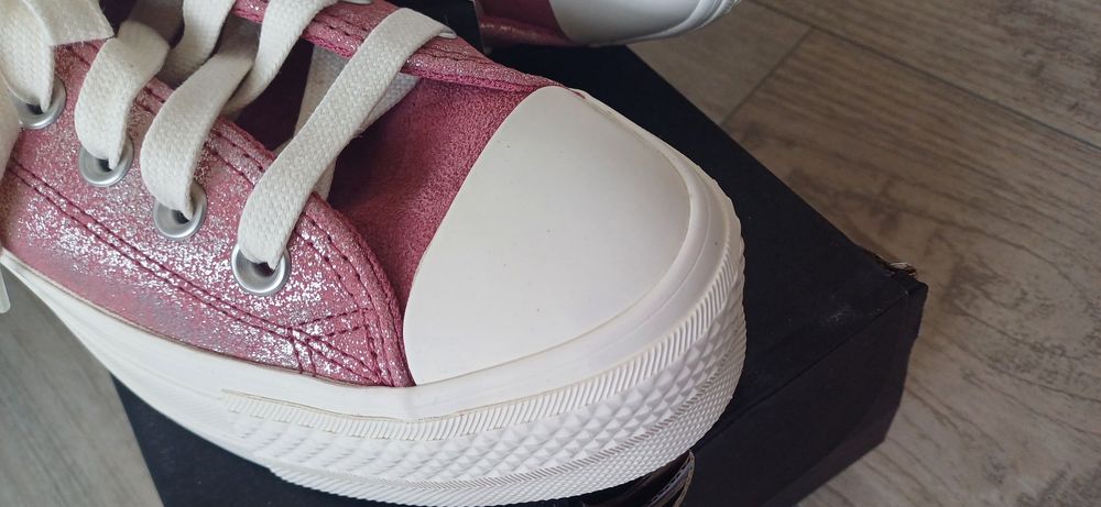 Нови кецове Converse