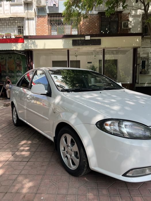 Laseti 1.8 Sotiladi 5600 bolshi