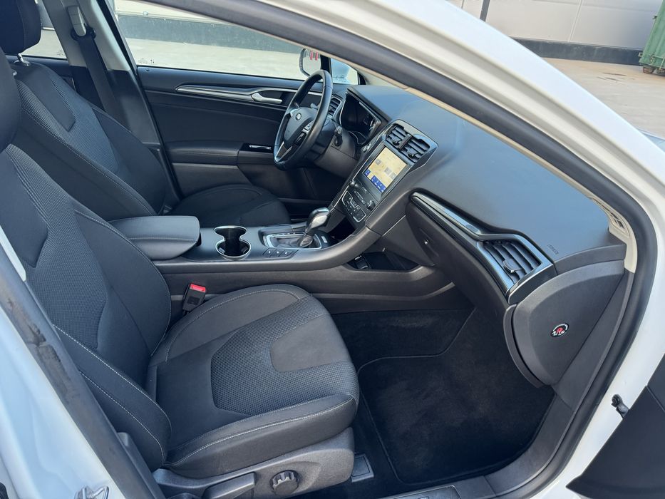 Ford Mondeo 2.0 Hybrid