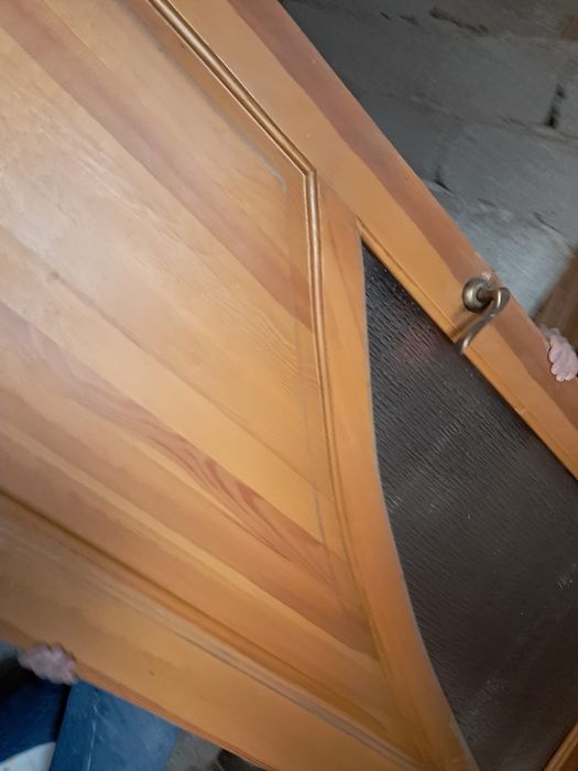 Продаётся двери деревянные