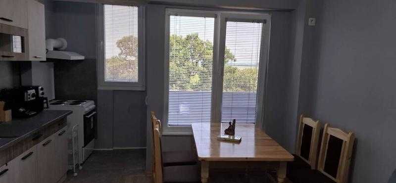 Дава се под наем Двустаен апартамент в Бургас, Зорница - 49 кв.м за 357 € - Снимка #2