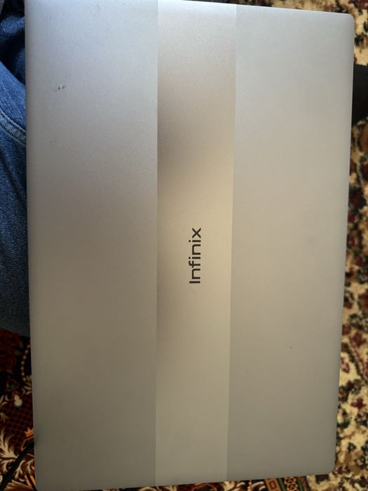 Nootebook infinix Y3plus 2025
