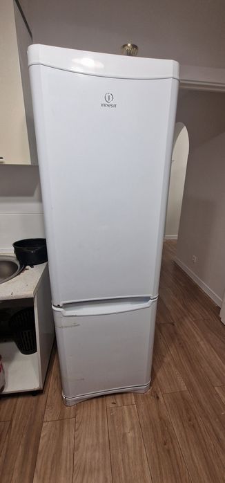 Холодильник  бесплатно самовывоз