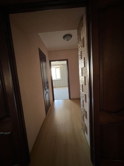 Жамбыла 200, 3-ком. Кв.