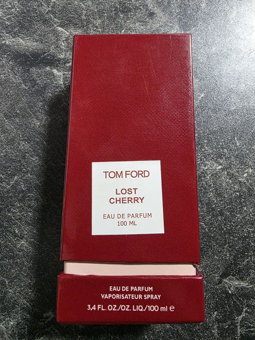 Vând parfum Tom Ford