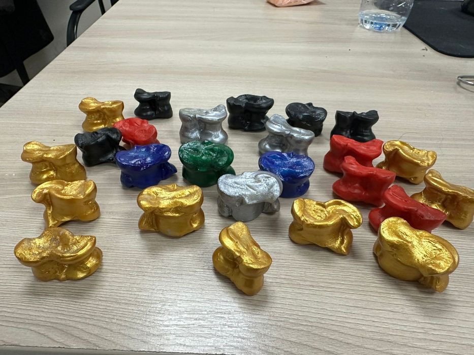 Продам крашенные асыки.