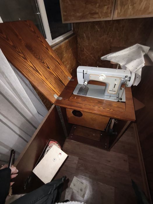 Срочно продам швейную машинку