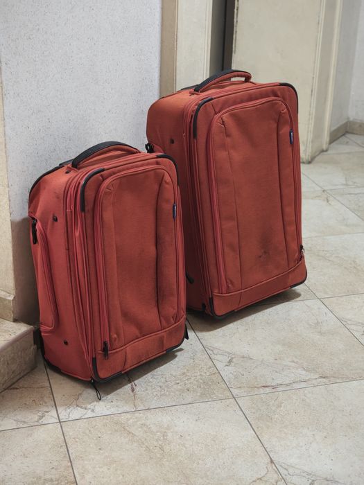 Чемоданы на колесиках