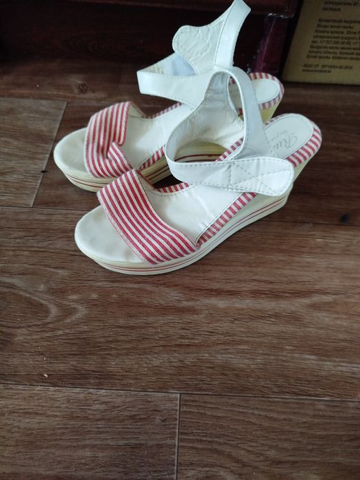 Продам летние босоножки