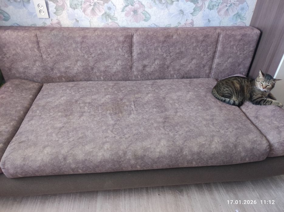 Продам раскладной диван б/у в хорошем состоянии за 40.000 тг