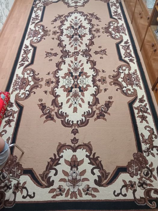 Ковёр б/у. 4,70×2,25