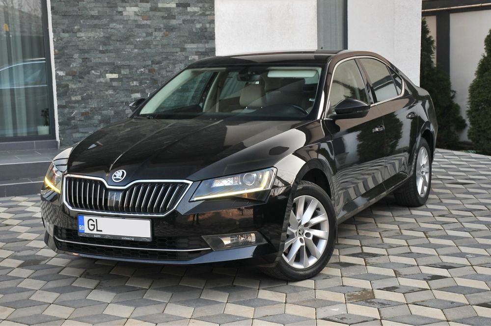 Vand skoda Superb 2019 stare impecabila accept orice test autorizat .