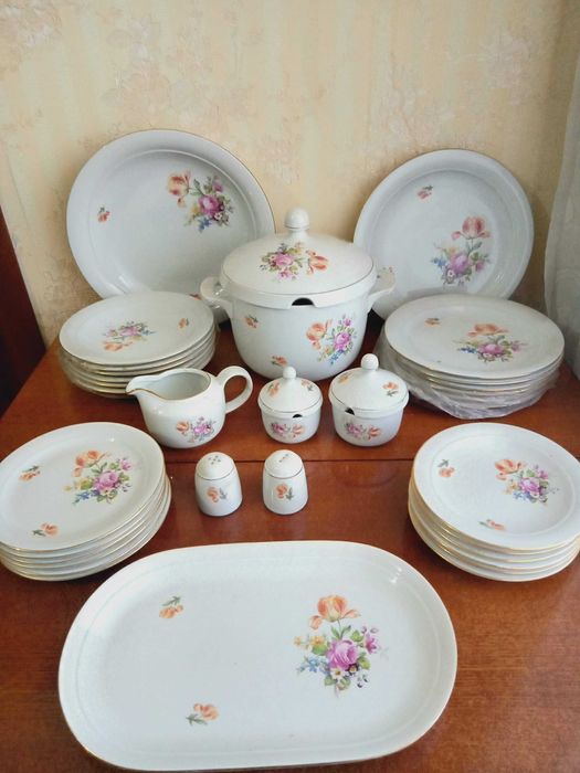 Сервиз  столовый Kahia  70-х годов сервантное хранение  160 000 тенге