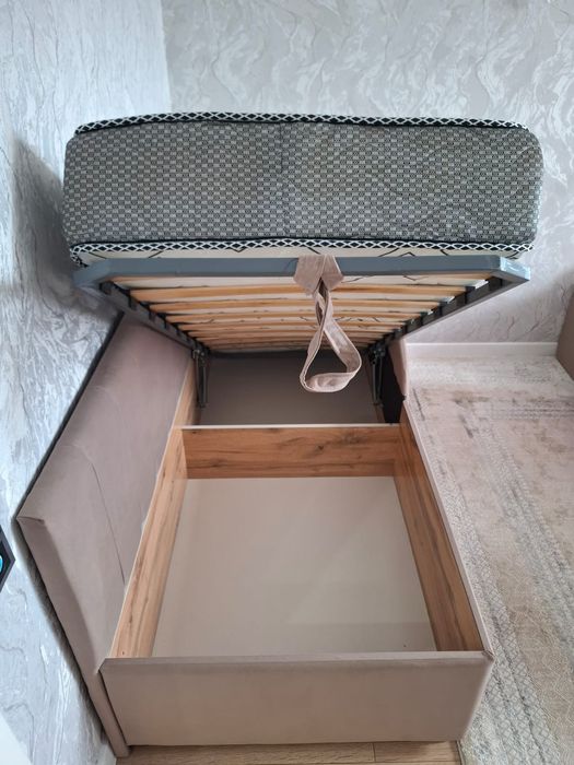 Продам детскую кровать.