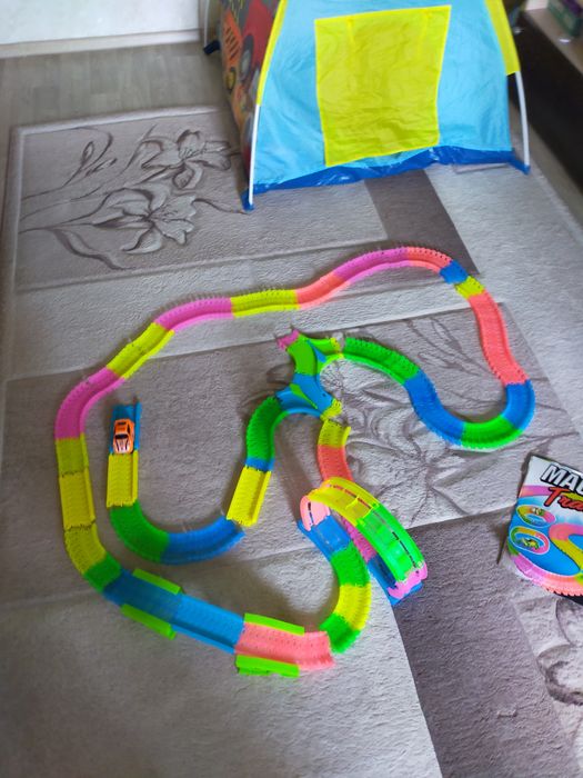 Гибкая дорога с машинкой