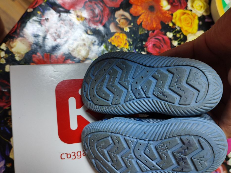 Детски пантофки и маратонки