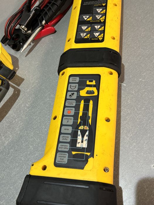 Detector utilitati  conducte apa gaz curent Vscan Leica Hilti