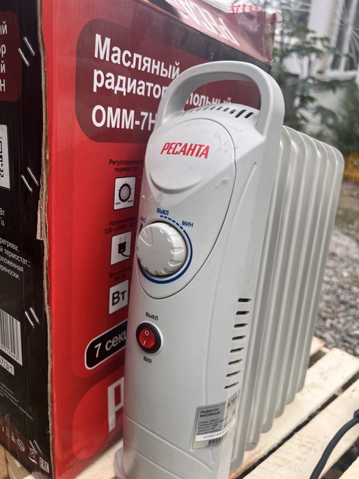 Продам мяслянный радиатор напольный